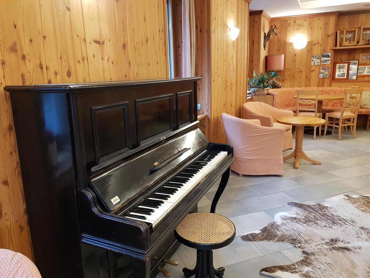 Hotel Pedretti Branzi Eksteriør billede